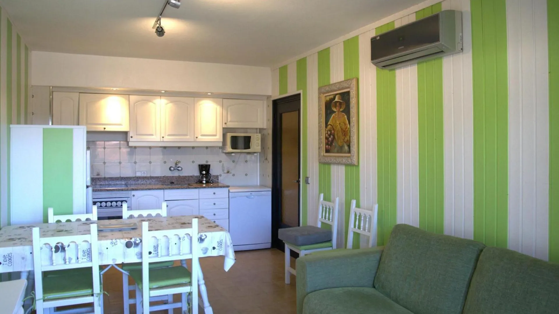 Apartamento Amplio En La Playa Con Piscina Y Aire Acondicionado, Cerca Del Centro Y Supermercado - Es-323-37 L'Estartit Apartment