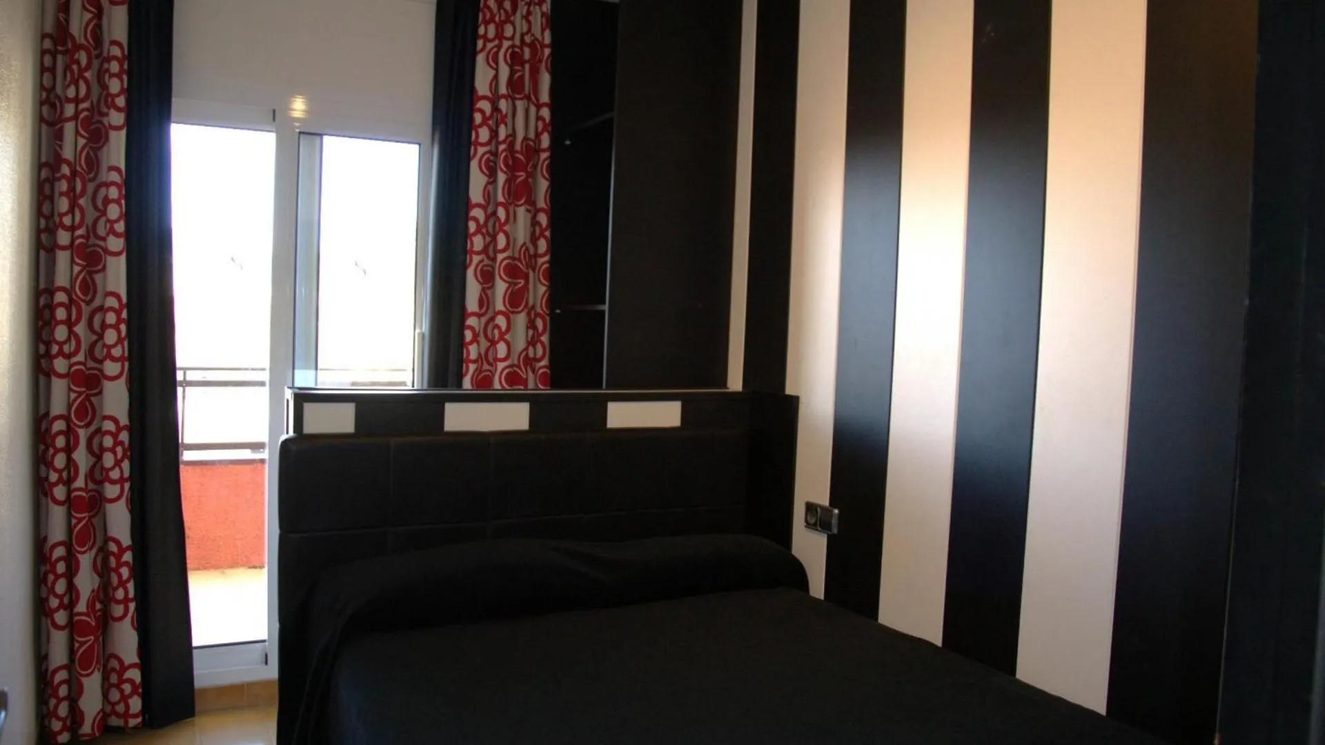 Apartamento Amplio En La Playa Con Piscina Y Aire Acondicionado, Cerca Del Centro Y Supermercado - Es-323-37 埃斯塔蒂特